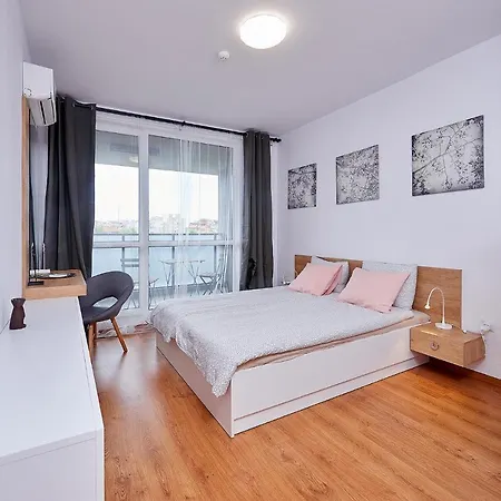 公寓 Aleksandrovi Apartament *