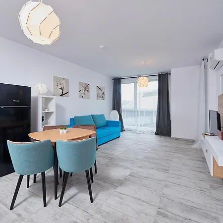 公寓 Aleksandrovi Apartament *