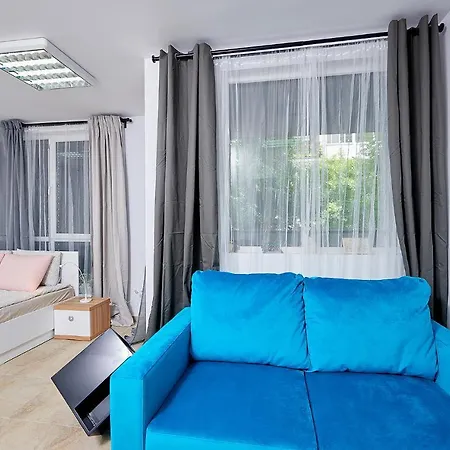 Aleksandrovi Apartament アパート *